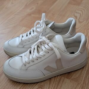 Veja V12 Women's Leather Sneakers White And Cream Size EU 36 / US 5